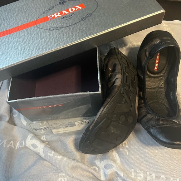 Prada - Picture 2 of 4